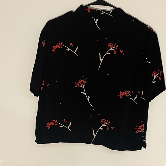 CHICO’s Design Simple Floral Top - Picture 4 of 4